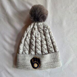 Milwaukee Brewers Cable Knit Pom Beanie – NWOT | Oatmeal Gray | Official MLB